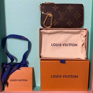 🌺Brand New Louis Vuitton Monogram Key Pouch🌺